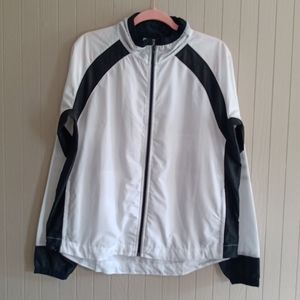 F21 Wind Breaker